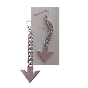 Chain Link Arrow Earrings Burnished Silver 2 1/2"